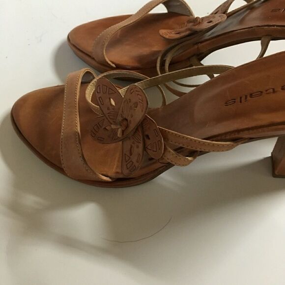 DETAILS LEATHER SANDALS WITH FLOWER DETAIL.‎ - Picture 4 of 6